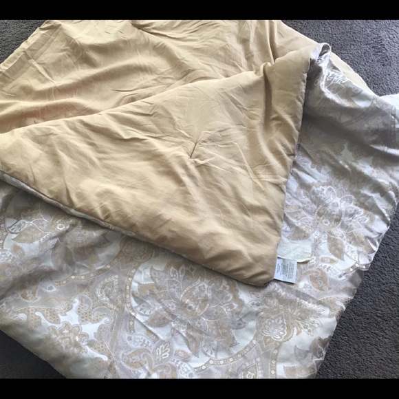 Gold beige print comforter - Picture 2 of 7